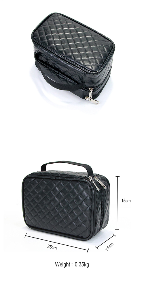 hd-detail-of-metal-zipper-pull-and-interior-lining (2)